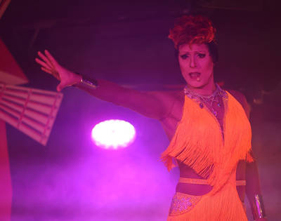Pascal Transformiste alias Miss Caline sur scène 7